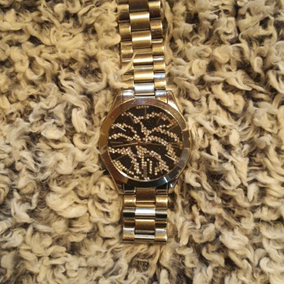 Michael Kors Watch - Picture 3 of 6